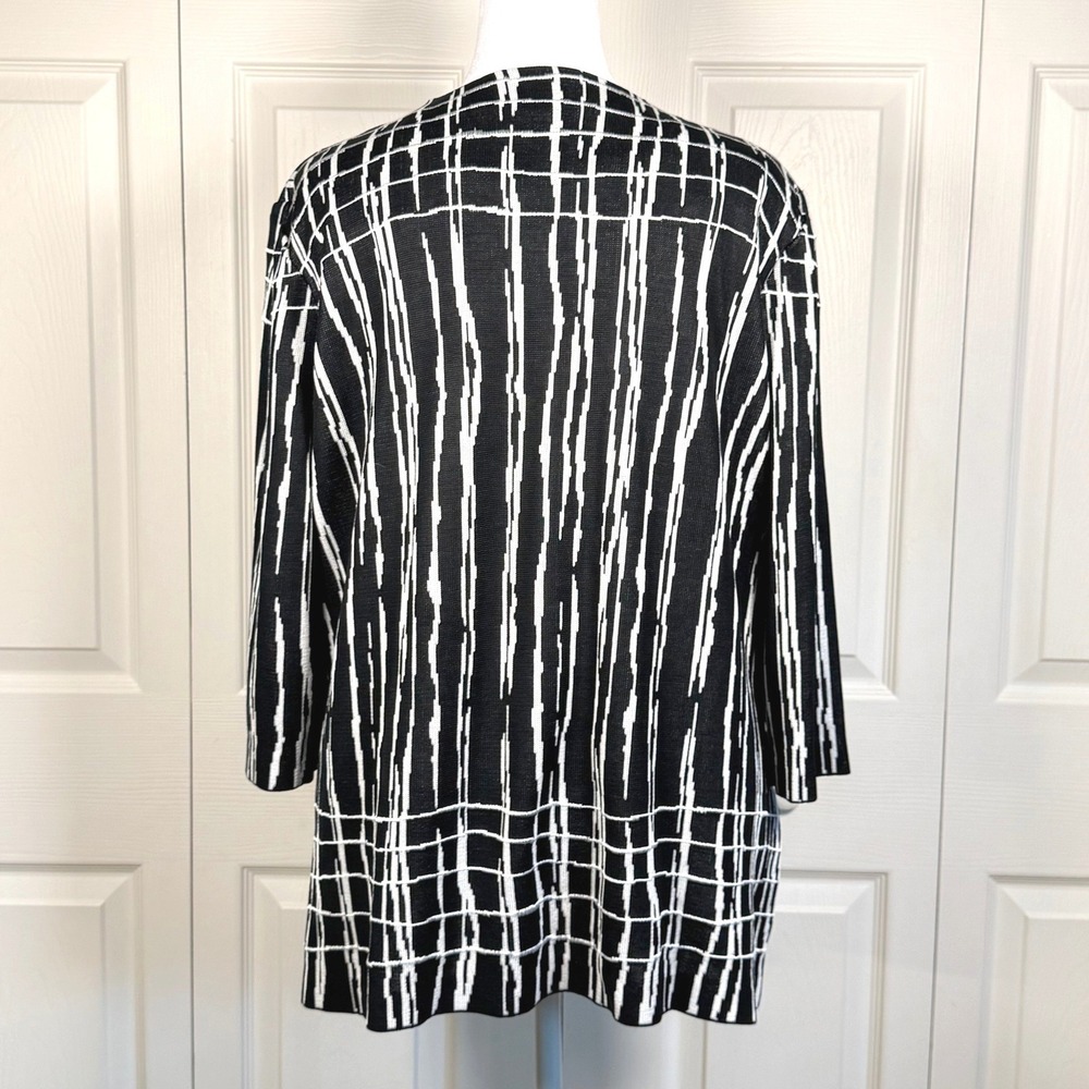 Ming Wang Black White Abstract Grid Knit Cardigan Jacket XL Hook Eye Closure - Picture 4 of 9